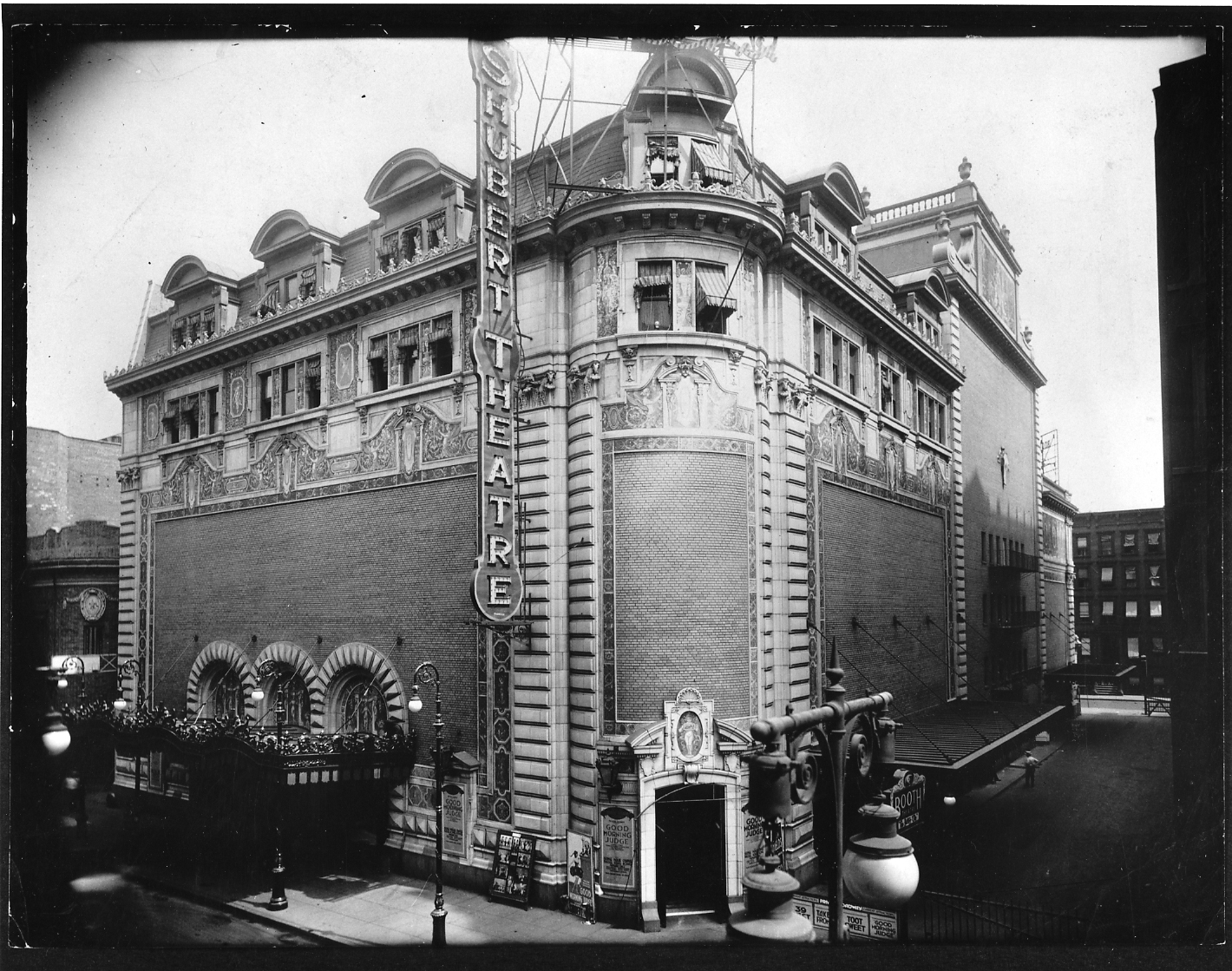 Shubert-Exterior1919.jpg