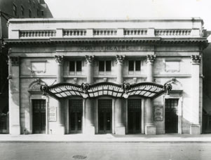Cort Theatre Exterior at theatre opening, 1912.jpg